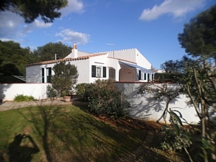 Villa for sale in town 229896