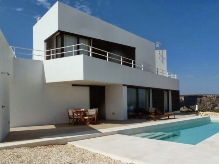 Villa for sale in town 232136