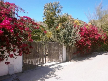 Farmhouse for sale in town, Spain 232735