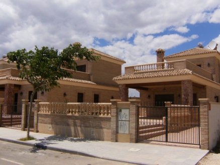 Villa for sale in town 238643