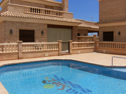 Villa with 4 bedroom in town 238643