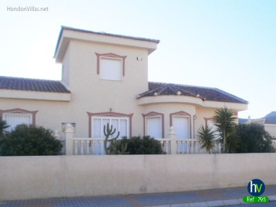 Hondon de las Nieves property: Villa for sale in Hondon de las Nieves, Spain 239791