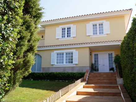 Villa for sale in town 239888