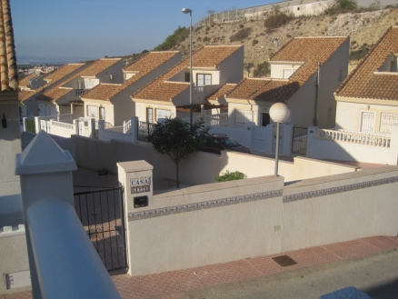 Villa for sale in town 241777