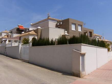 Villa for sale in town 241810