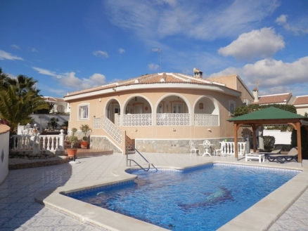 Villa for sale in town 241828