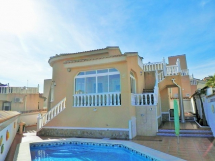 Villa for sale in town 241829