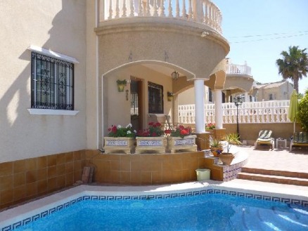 Villa for sale in town 242547