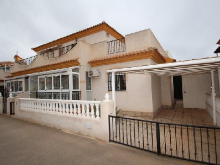 Villa for sale in town 242565