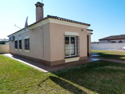 Chiclana De La Frontera property: Villa for sale in Chiclana De La Frontera, Spain 243186