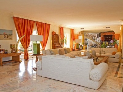 Nueva Andalucia property: Malaga Villa 243341