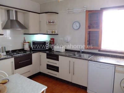 Baza property: Granada House 247441