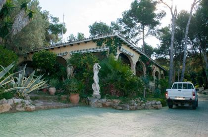 Villa for sale in town, Spain 249441