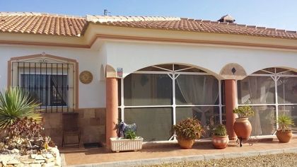 Villa for sale in town, Spain 252541