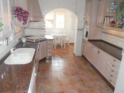 Villa for sale in town, Alicante 252555