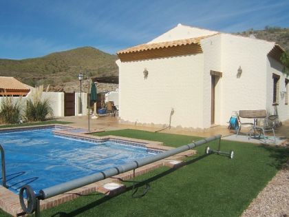 Villa for sale in town 252688