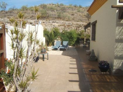 Villa for sale in town, Alicante 252688