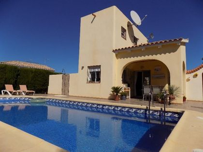 Villa for sale in town, Spain 252691