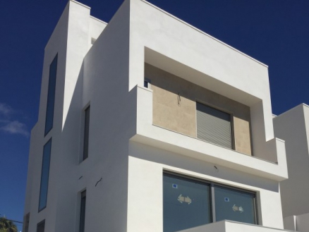 Villa with 3 bedroom in town 253329