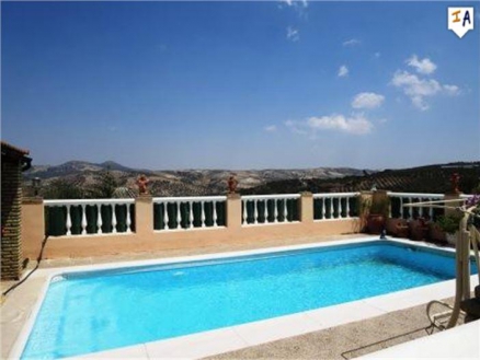 Villa for sale in town, Spain 256787