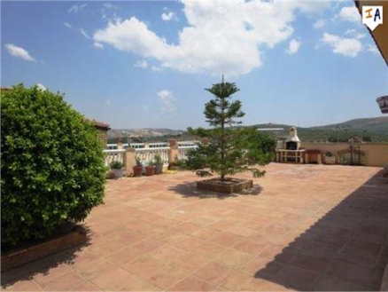 Villa with 3 bedroom in town 256787