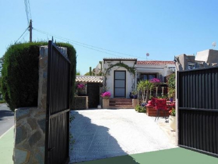 Villa for sale in town 273109