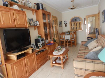 Apartment with 3 bedroom in town 278503