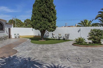 Villa for sale in town, Alicante 279377