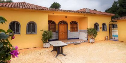 Villa for sale in town 279381