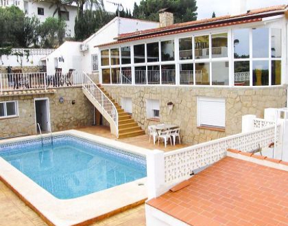 Villa for sale in town 279392