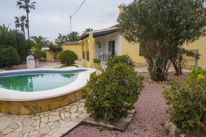 Villa for sale in town, Spain 279405