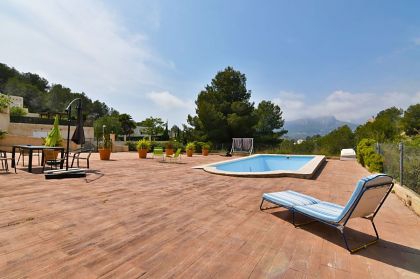 Villa for sale in town, Spain 279489