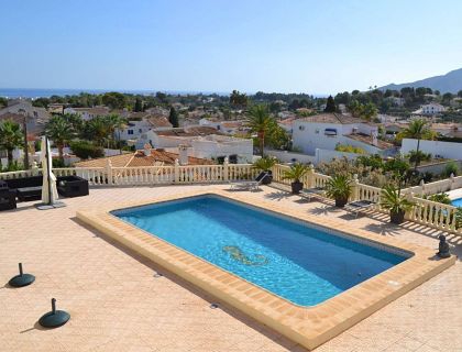 Villa for sale in town, Spain 279537