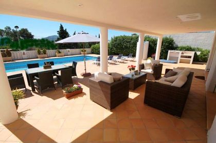 Villa with 3 bedroom in town 279589