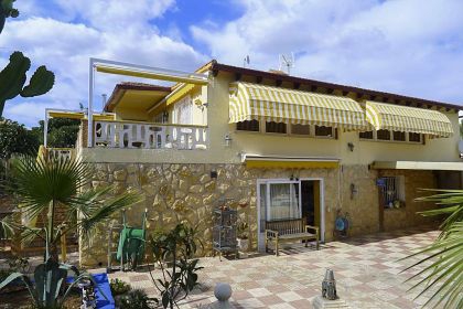 Villa for sale in town 279655