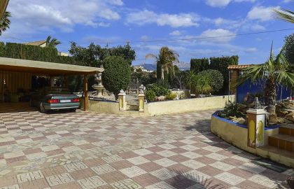 Villa for sale in town, Spain 279655