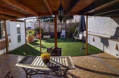 Villa for sale in town, Spain 279670