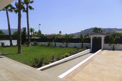 Villa with 6 bedroom in town 279702