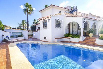 Villa for sale in town 279760