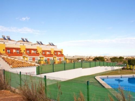 Villa for sale in town, Spain 281316