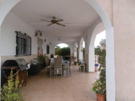 Villa for sale in town, Spain 281571