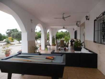 Villa with 4 bedroom in town 281571