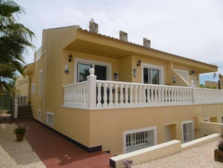 Villa for sale in town 281573