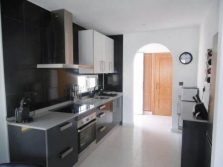 Villa for sale in town, Spain 281573