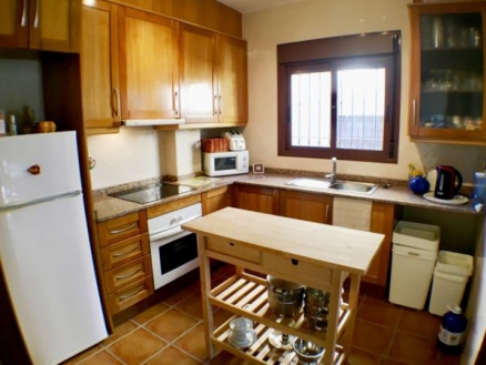 Villa for sale in town, Spain 281576