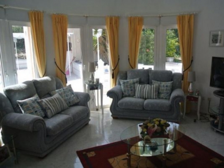 Villa with 6 bedroom in town 281578