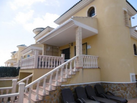 Villa for sale in town, Spain 281585