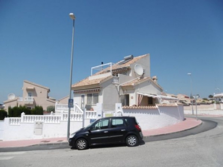 Villa for sale in town, Spain 281599