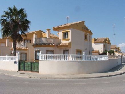 Villa for sale in town 281600