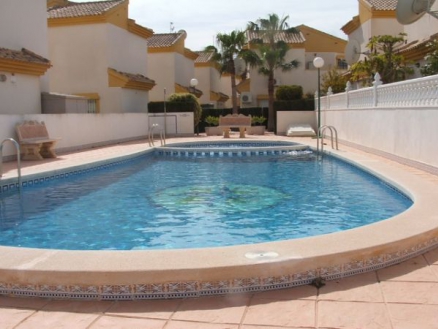 Villa for sale in town, Spain 281600